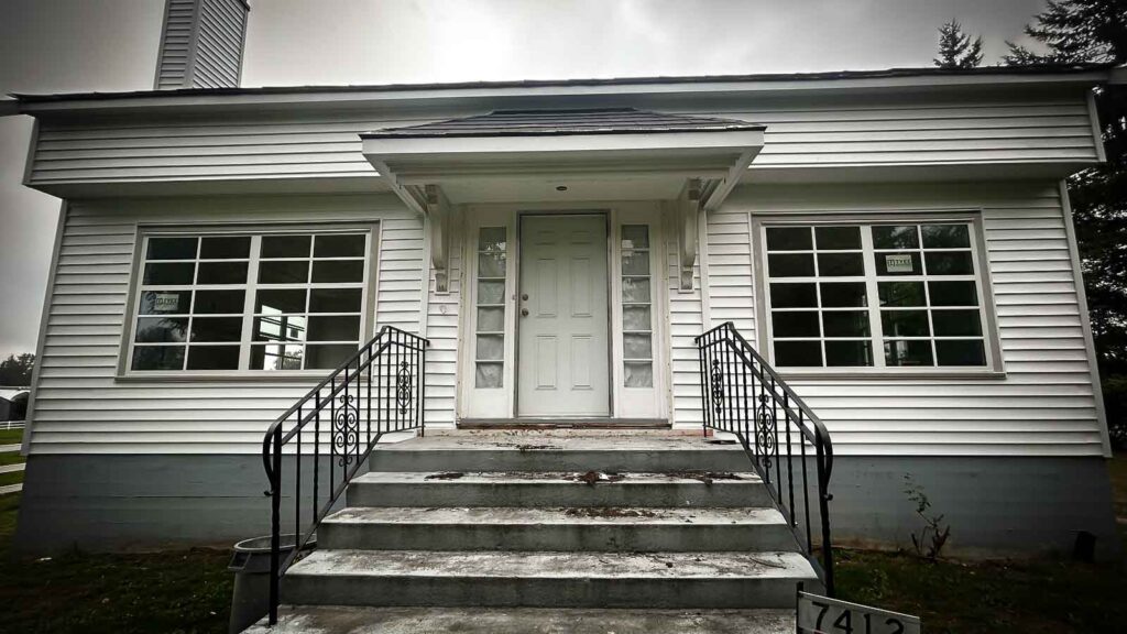 10 Signs Your Home Needs a Fresh Coat of Paint in Coquitlam